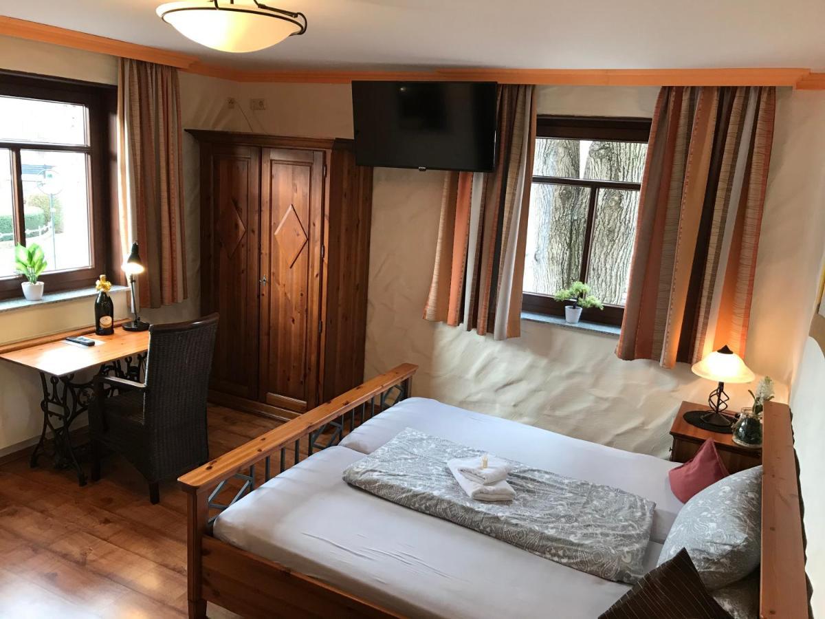 Landhotel Lindenhof Grevenbroich Esterno foto